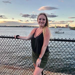 Meet your Posher, Delaney